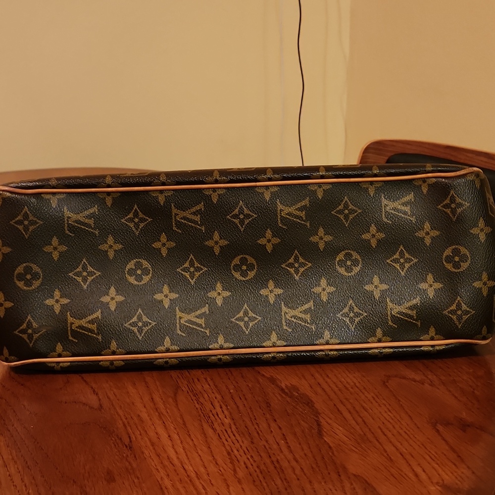 Louis Vuitton Brown Monogram Tote Bag - Picture 12 of 17